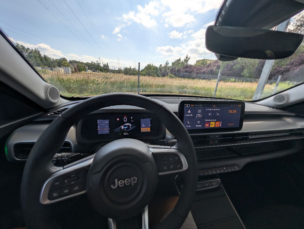 Jeep AVENGER 1.2 mHEV, najbogatsza wersja Summit - jak nowy - zdjęcie 11